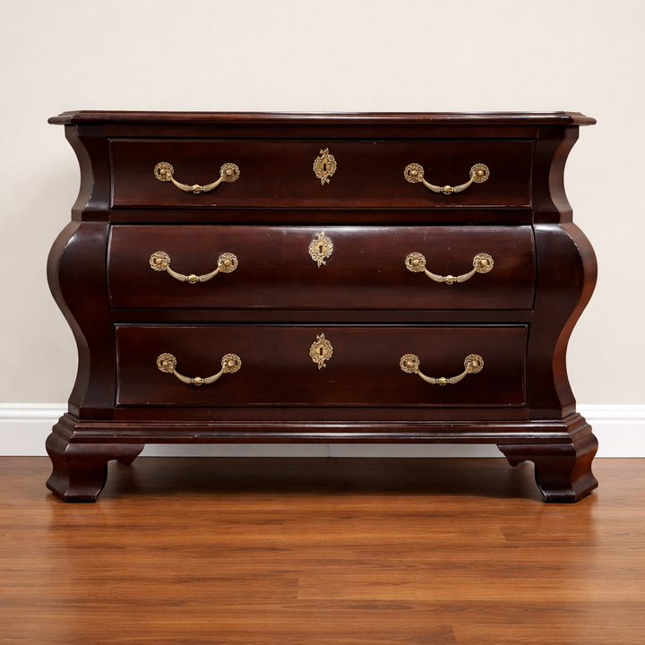 Bachelor's Chest