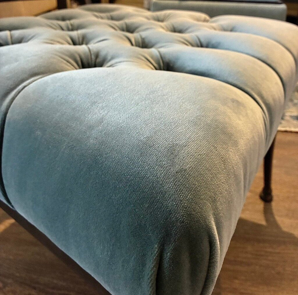 Haley Armless Chair