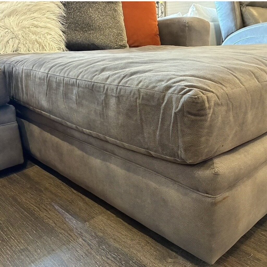 Orig. Price $4,000 - Modern Sectional w/ 6 Accent Pillows