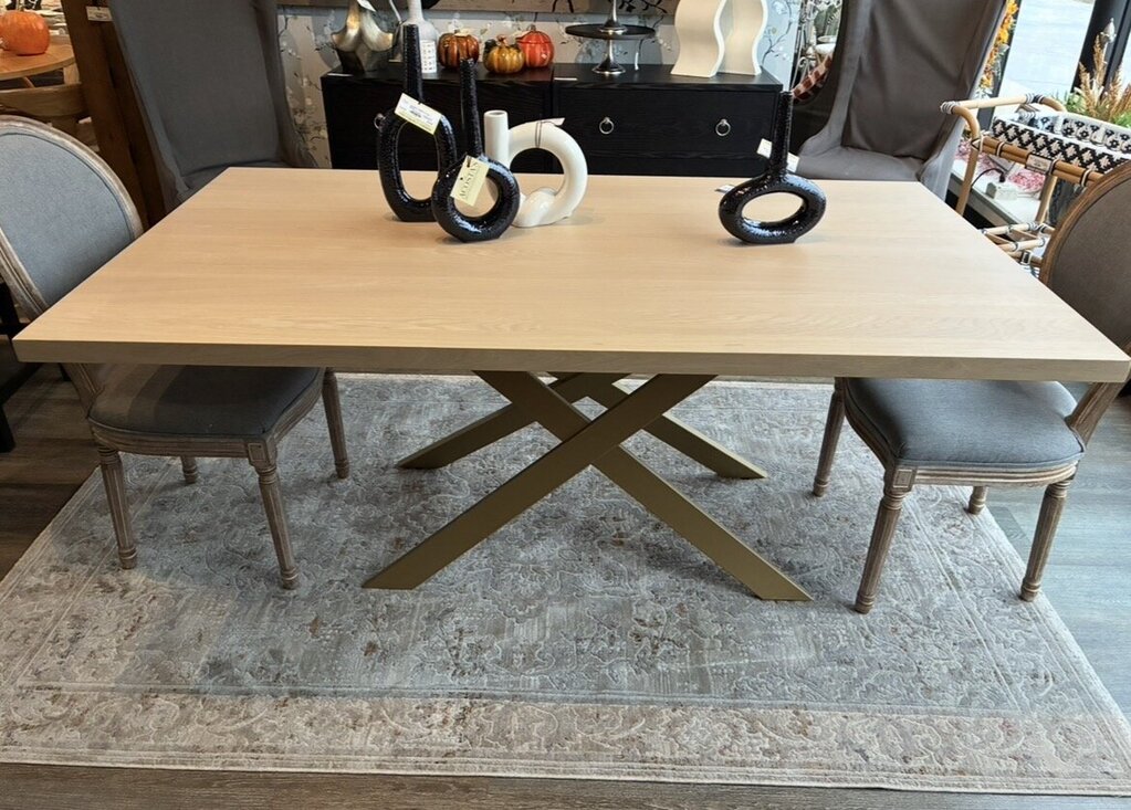 Ascencio Dining Table