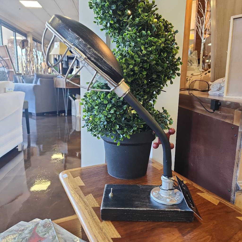 (BRAND NEW) Table Lamp