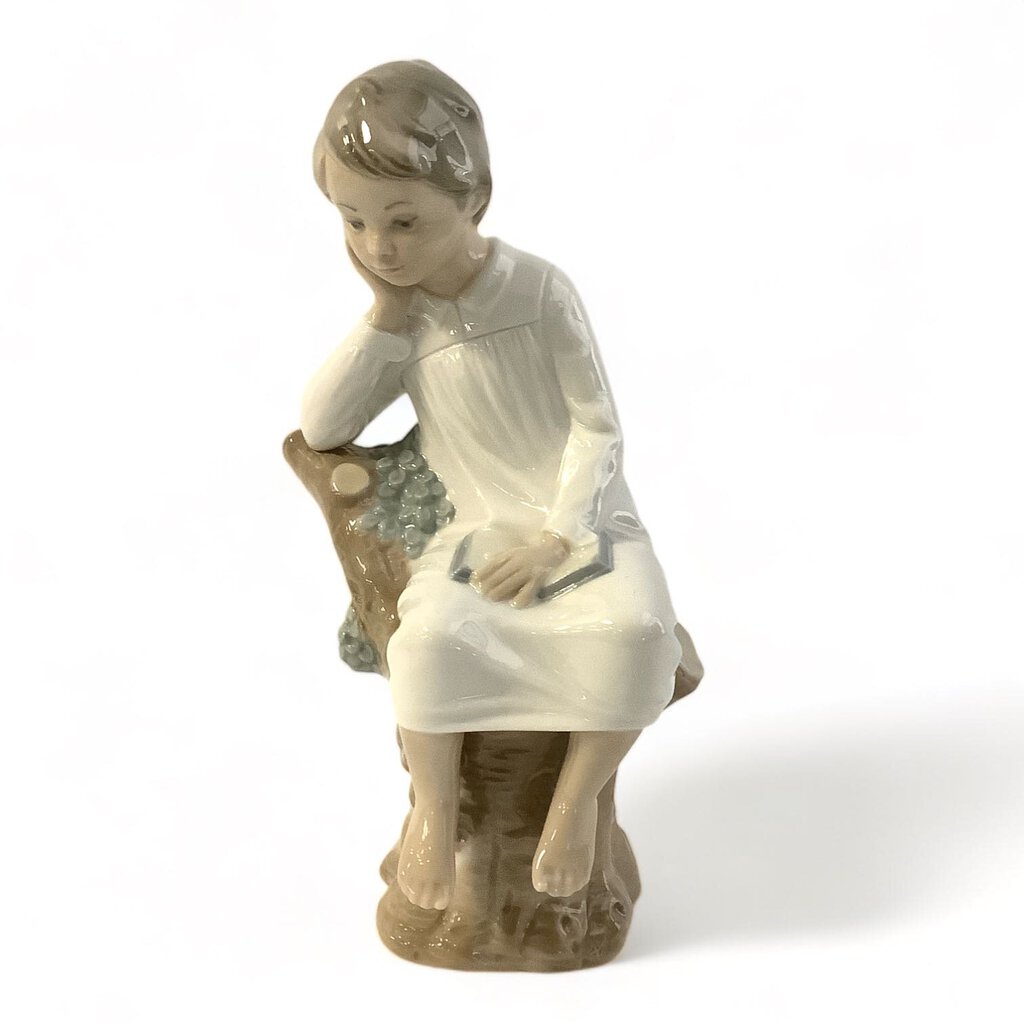 "The Thinker' Porcelain Figurine #4876