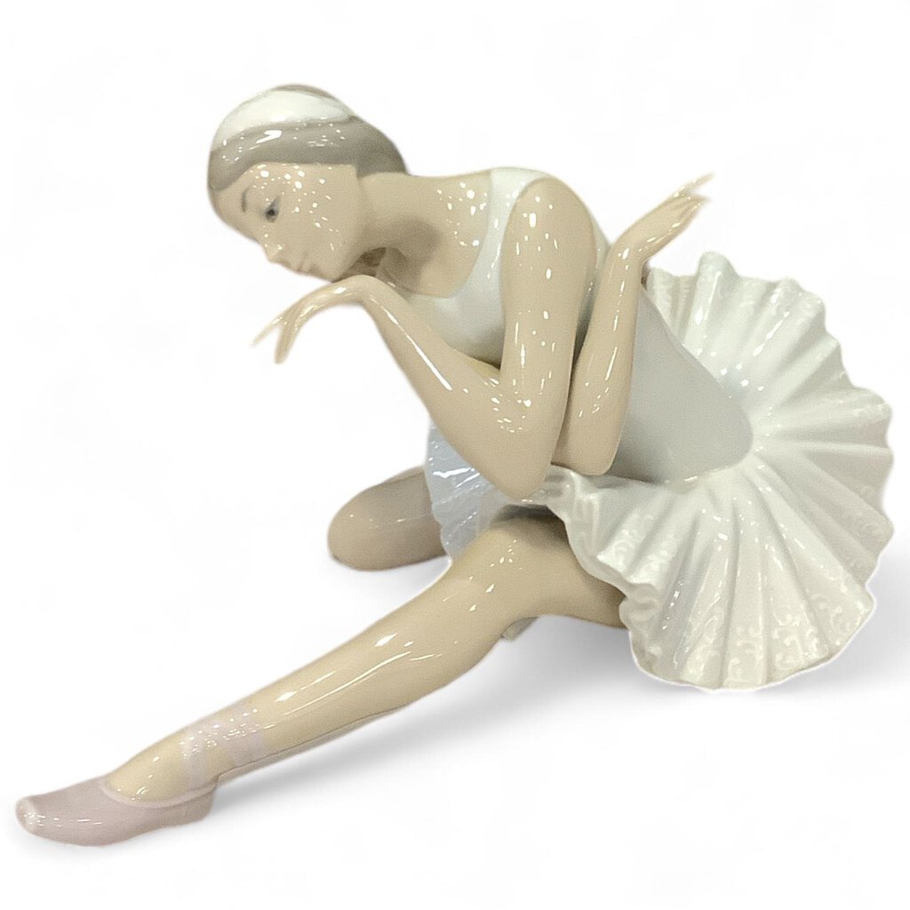 "Death of a Swan" Porcelain Figurine #4855