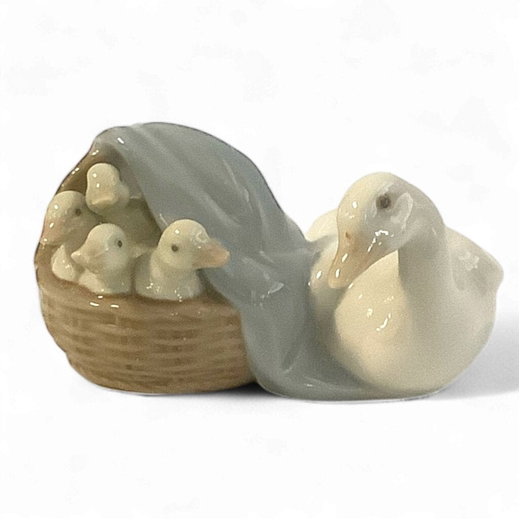 "Mother & Ducklings" Porcelain Figurine #4895