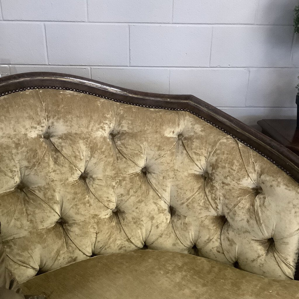 Curved Sofa w/ 6 Pillows