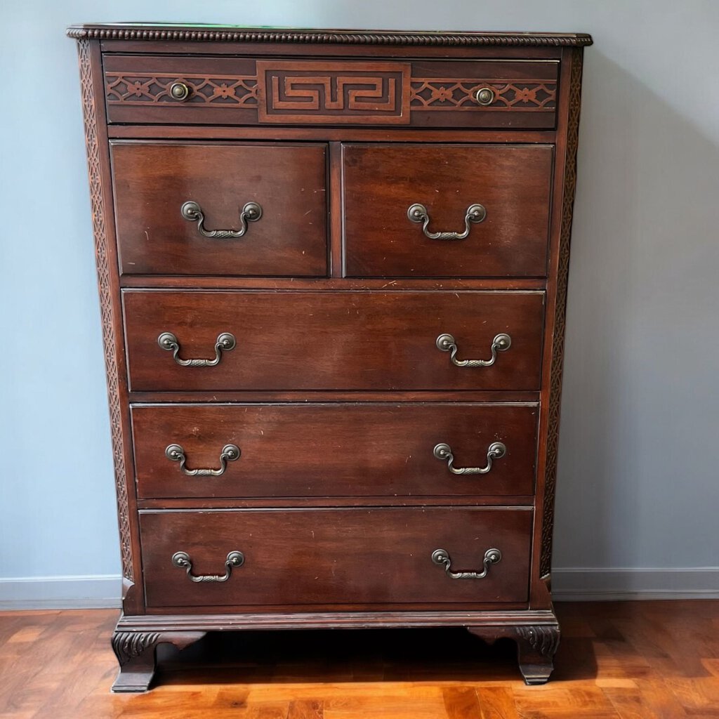 Antique Dresser w/ 6 Drawers