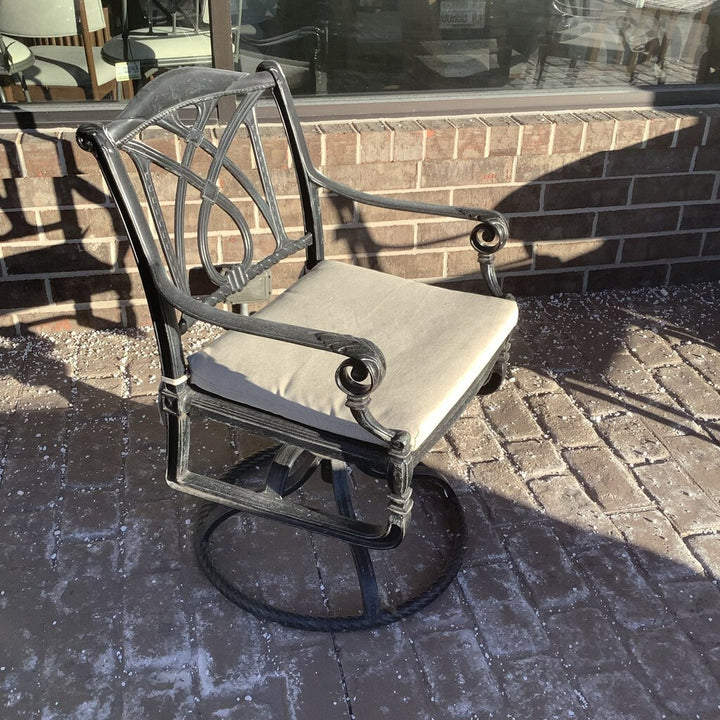 Orig Price $2199 - Patio Set w/ 4 Chairs