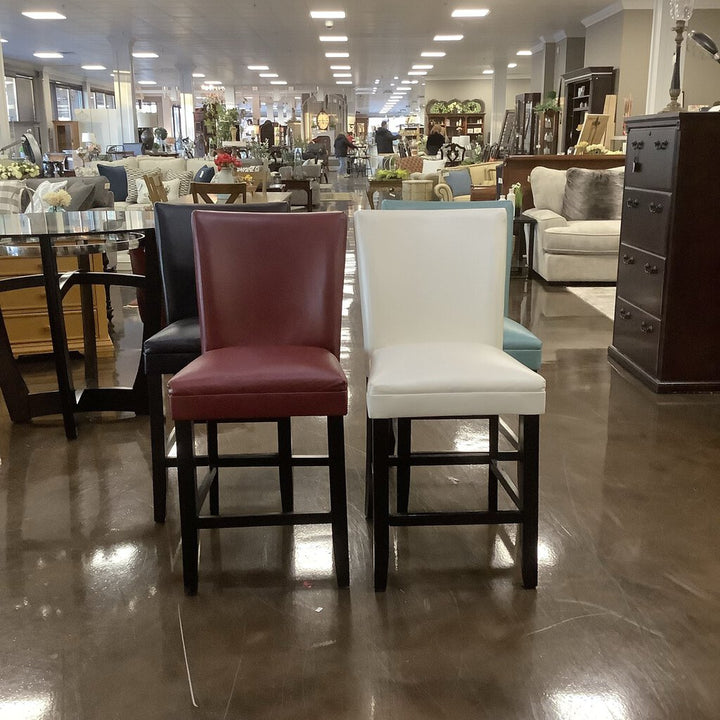 Orig. Price $1000 - Matinee Pub Table w/4 Leather Chairs