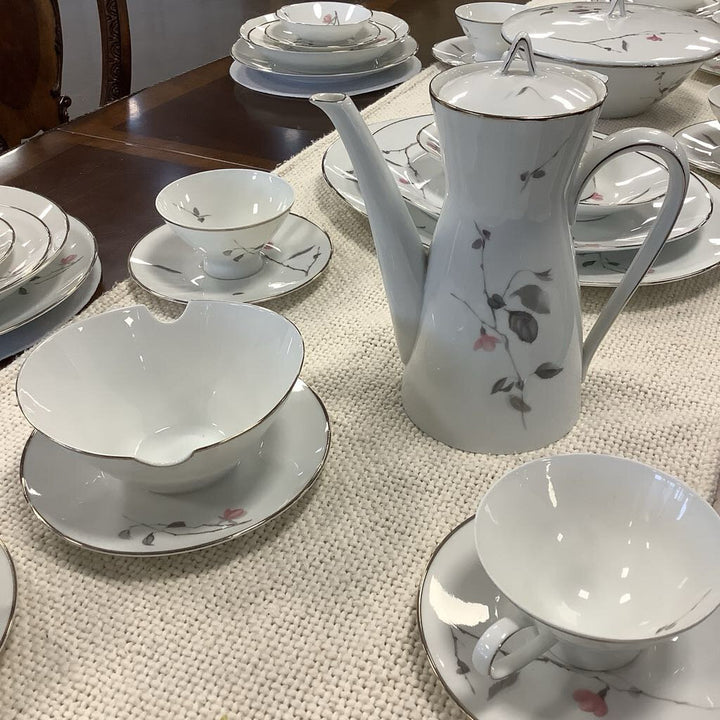 7 Pc. Place Setting Service for 6 "Quince" China Set + Extras!