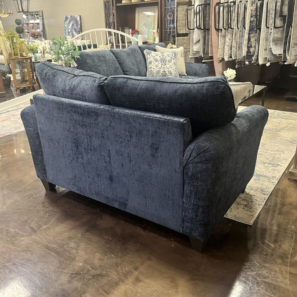 (BRAND NEW) Loveseat