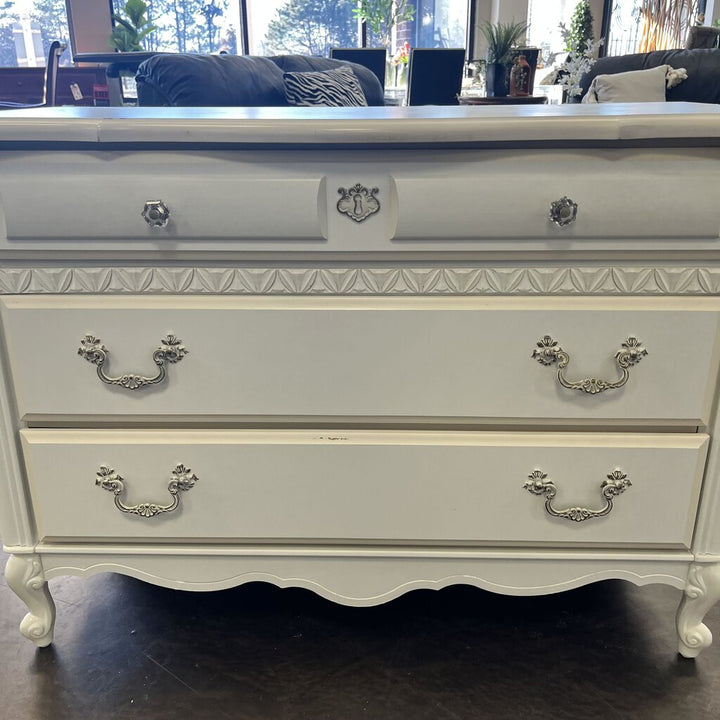 Night Stand w/ 3 Drawers