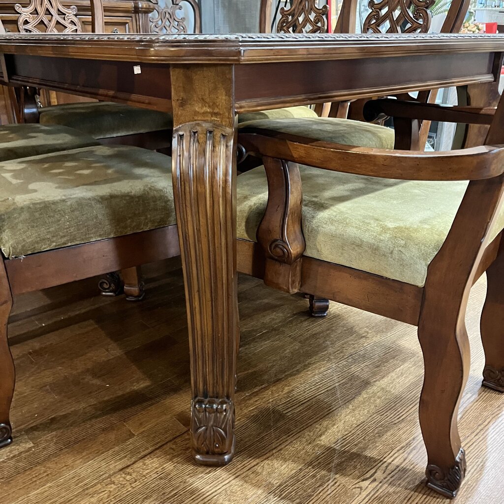 Dining Table w/Leaf, Pads,& 8 Chairs