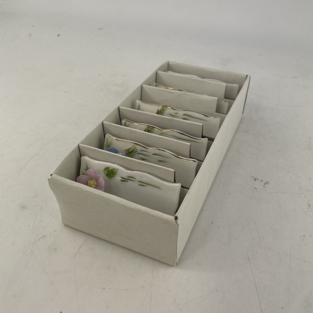 Set of 6 Porcelain Flower Placecards