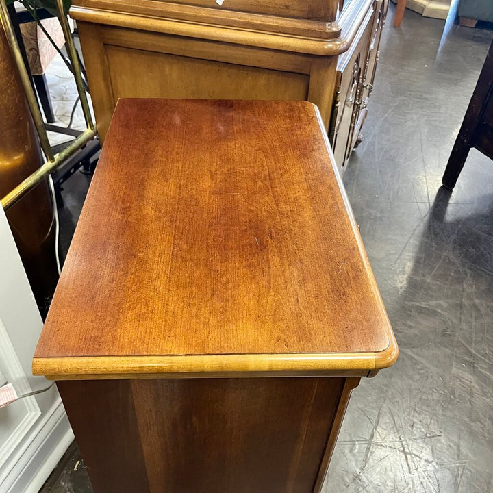 5 Drawer Night Stand w/ Pull Out