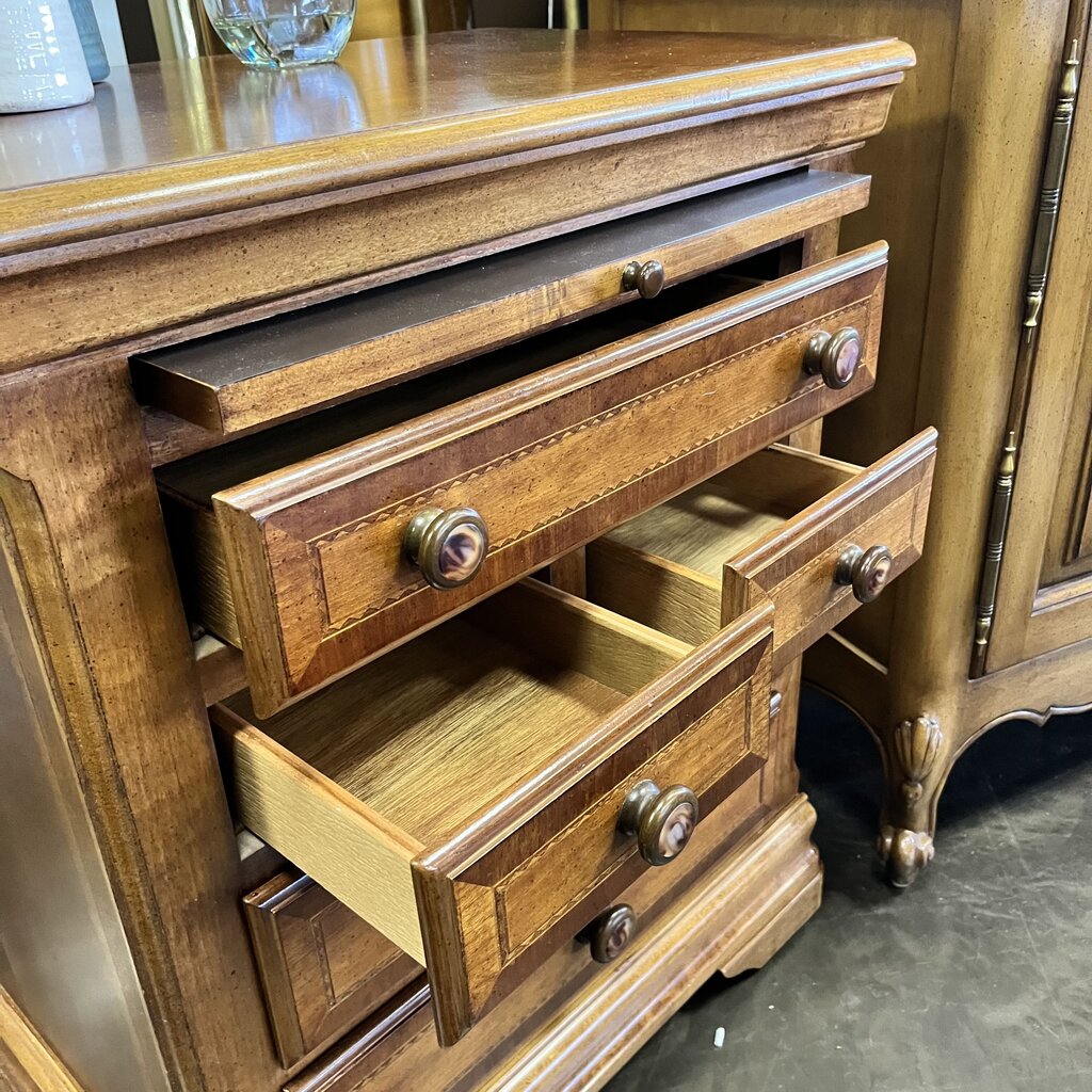 5 Drawer Night Stand w/ Pull Out