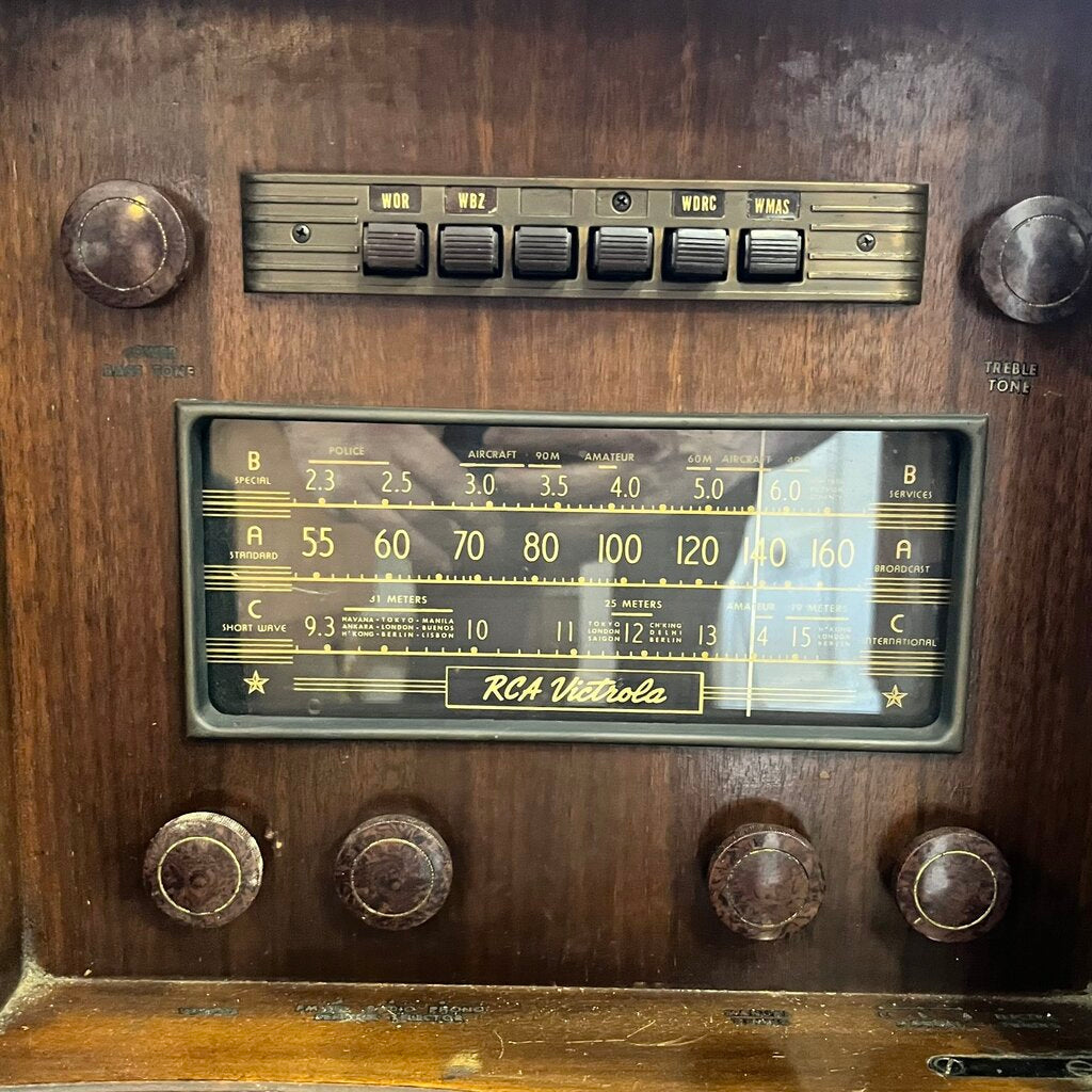 Vintage Radio/ Phonograph