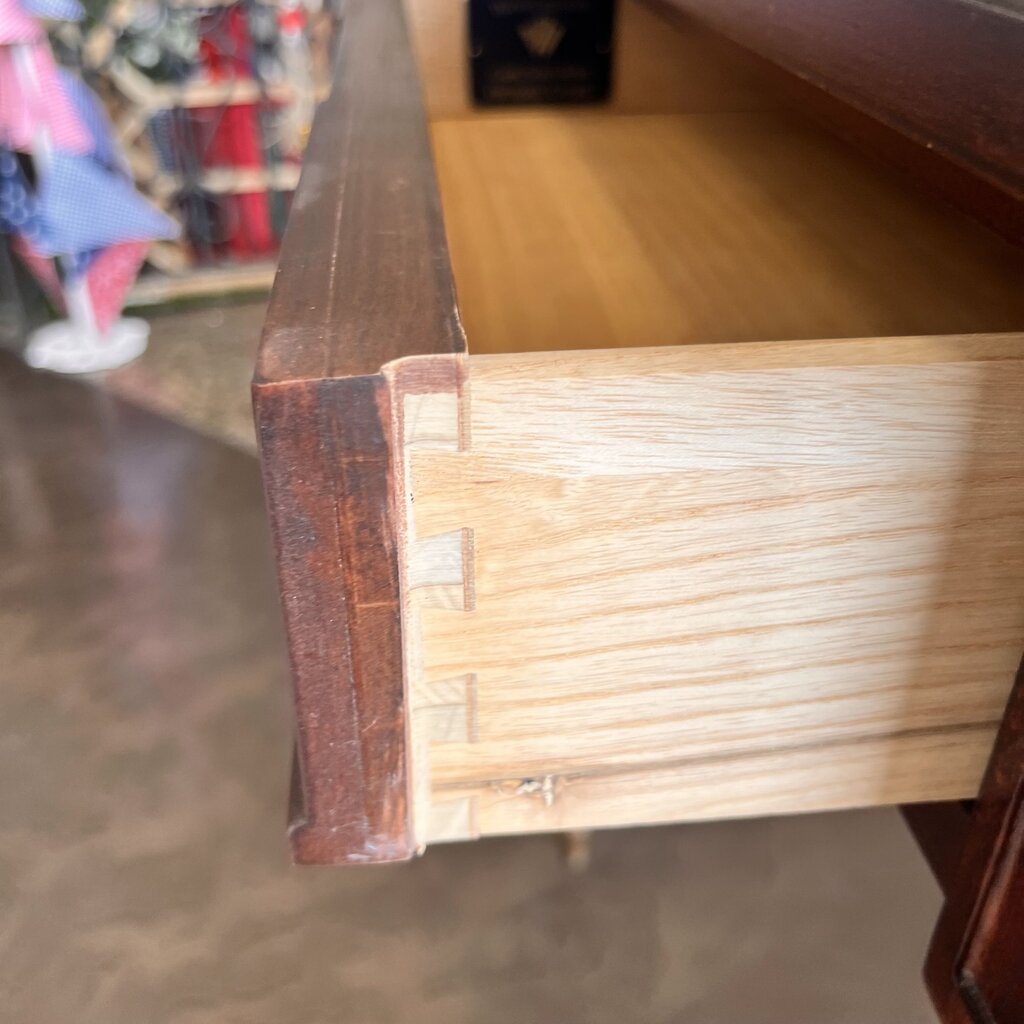 Park Avenue Side Table w/ Drawer