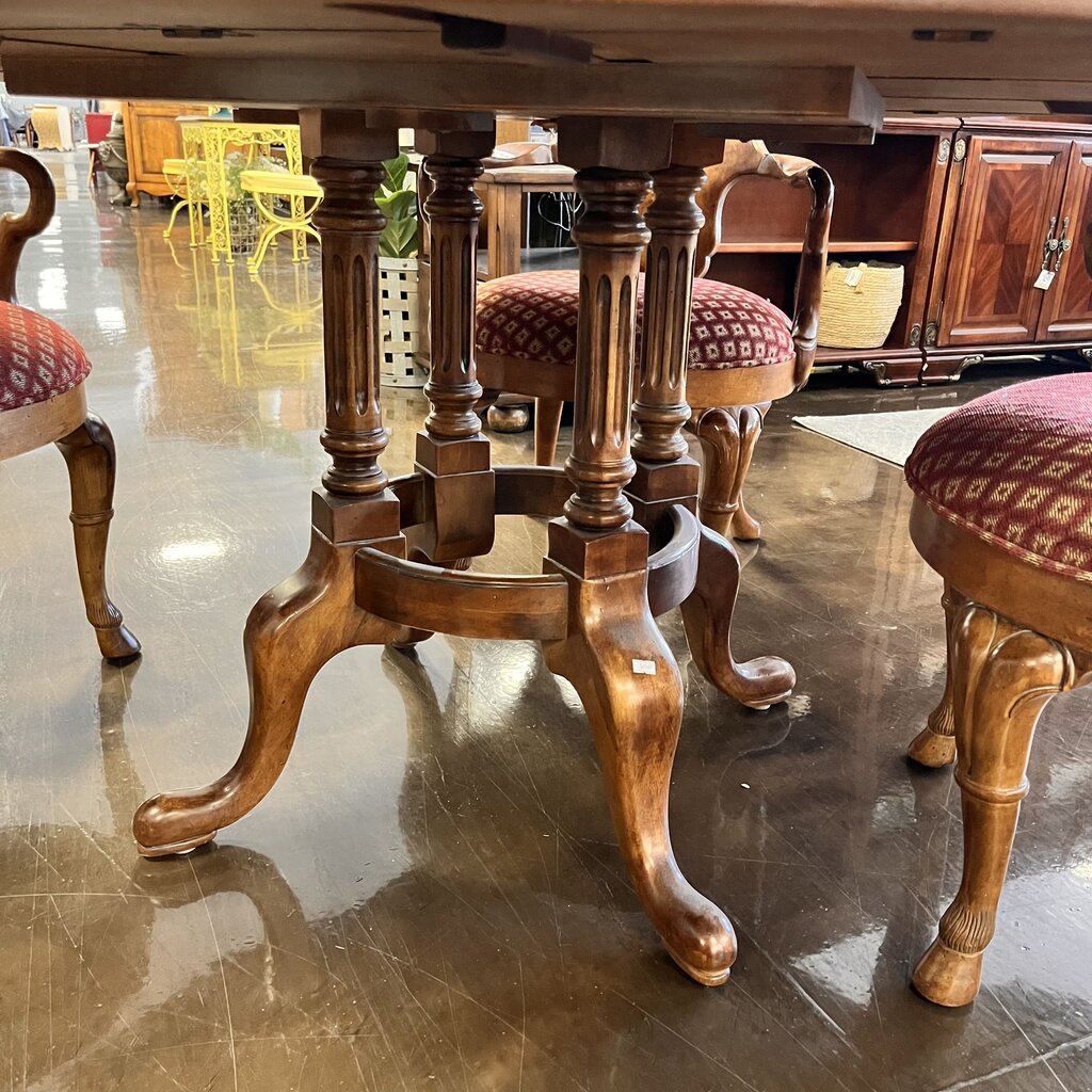 Orig Price $15000 - Drop leaf Table w/ 4 Chairs