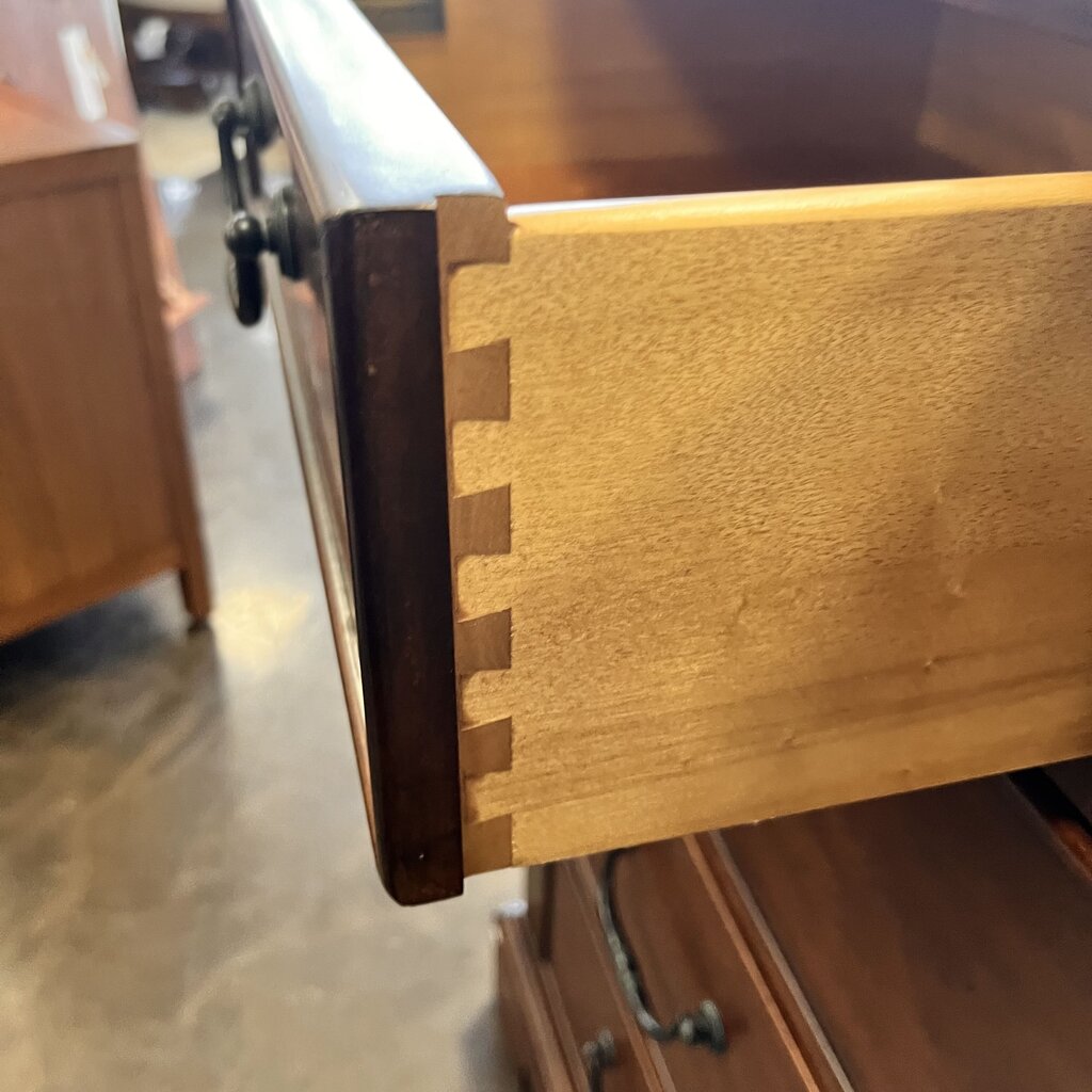 Orig Price $2127 - Chest of Drawers w/ 5 Drawers