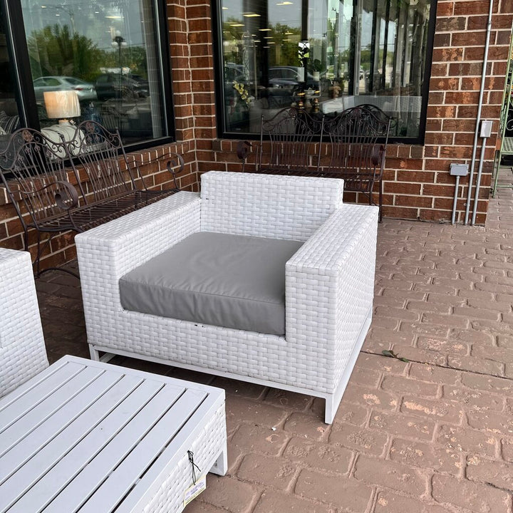 Orig Price $1500 - 6 Piece Patio Set