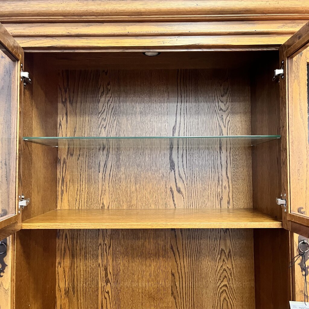 Hutch w/ Storage