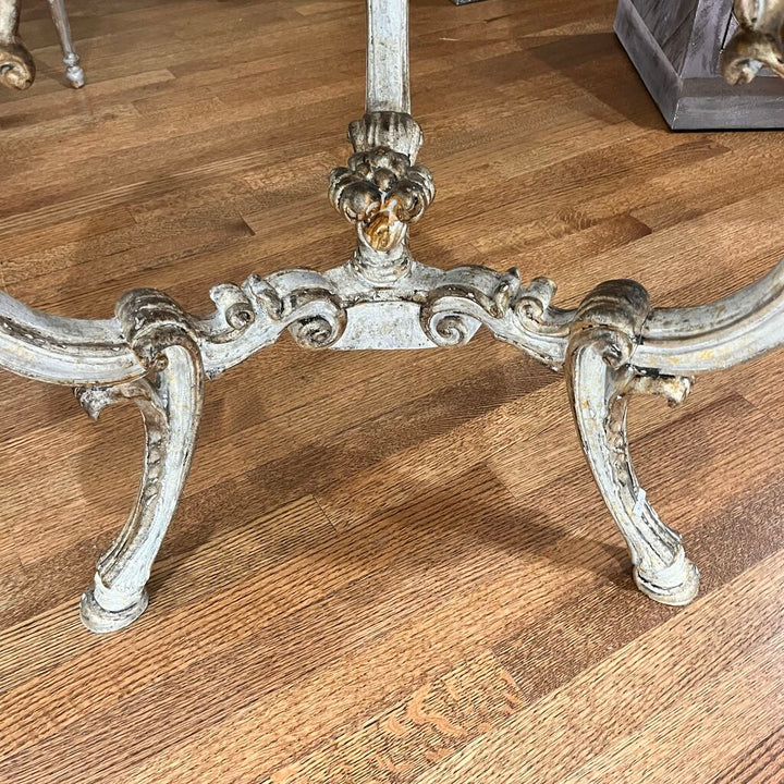 Accent table