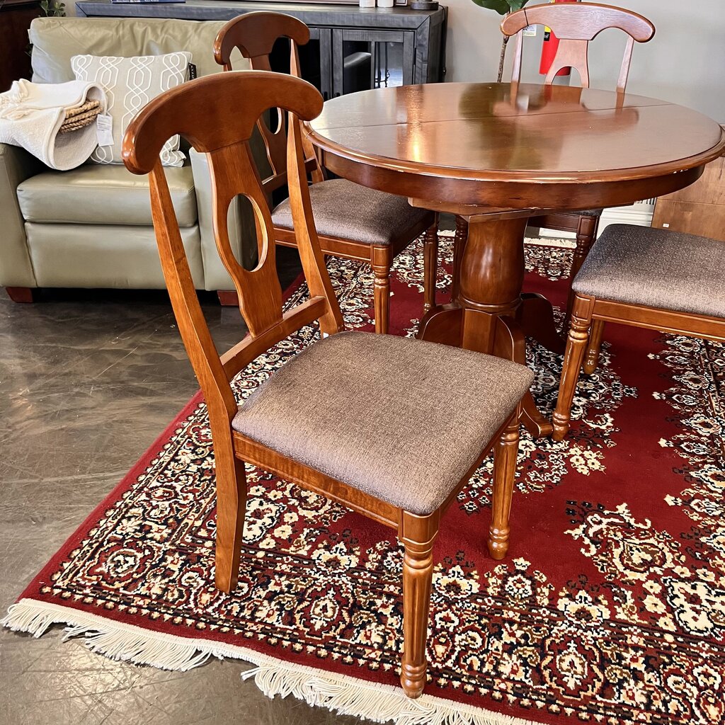 Dining Table w/ 4 Chairs & Leaf