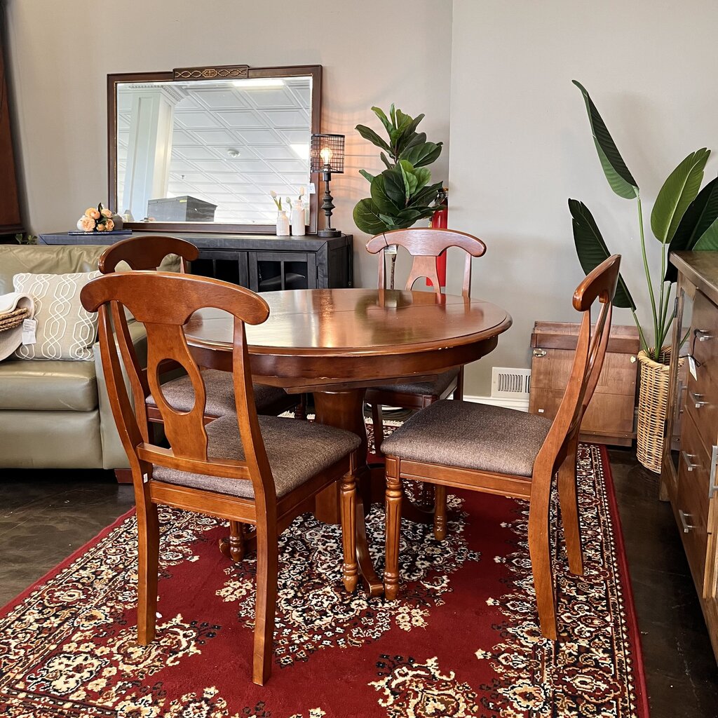Dining Table w/ 4 Chairs & Leaf