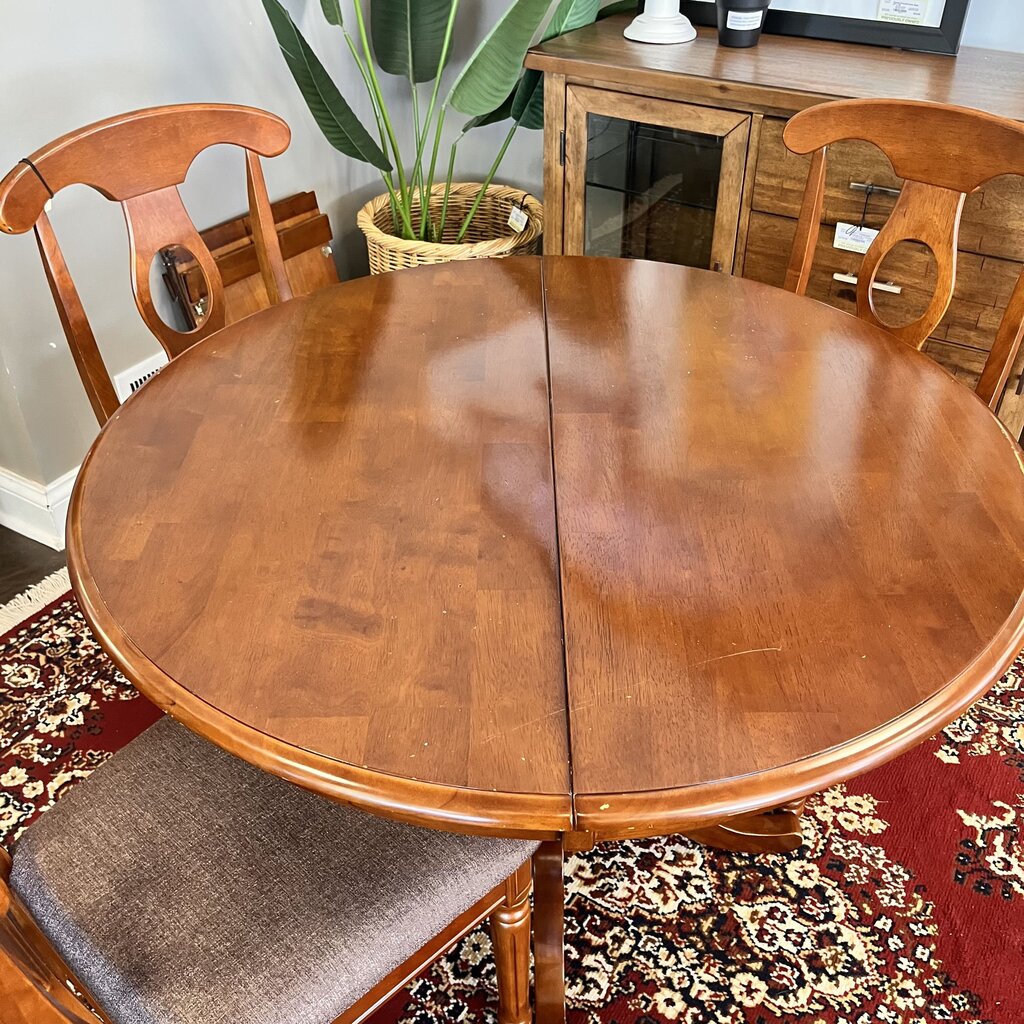 Dining Table w/ 4 Chairs & Leaf