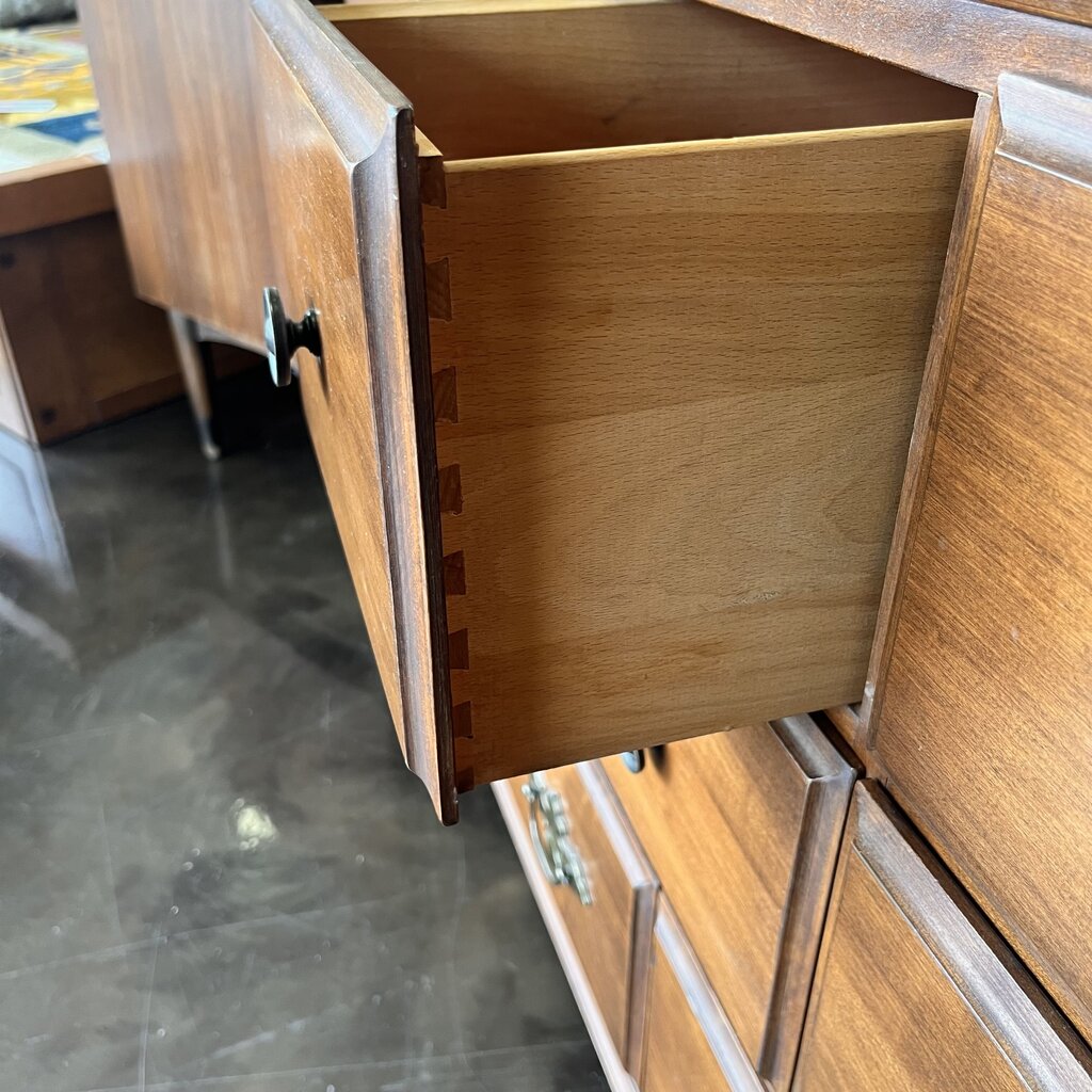 9 Drawer Dresser