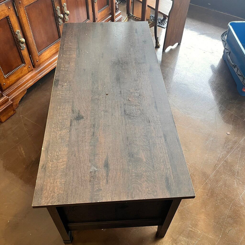 Cocktail Table w/ Lift Top