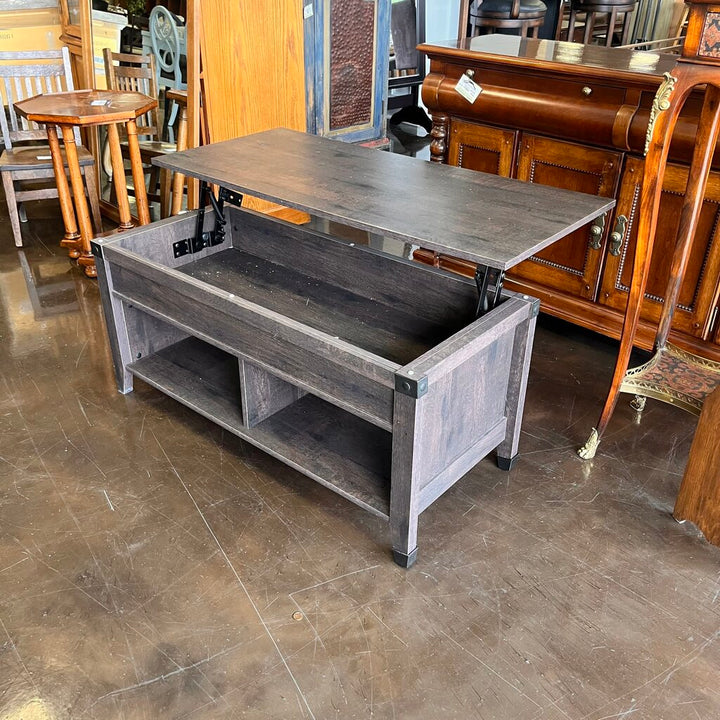 Cocktail Table w/ Lift Top