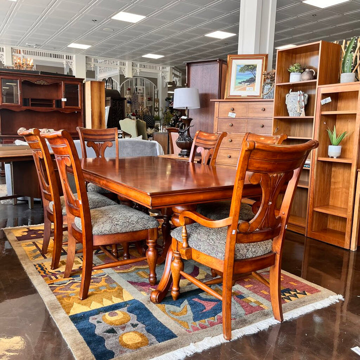 Dining Table w/ 6 Chairs, Leaf, & Pad