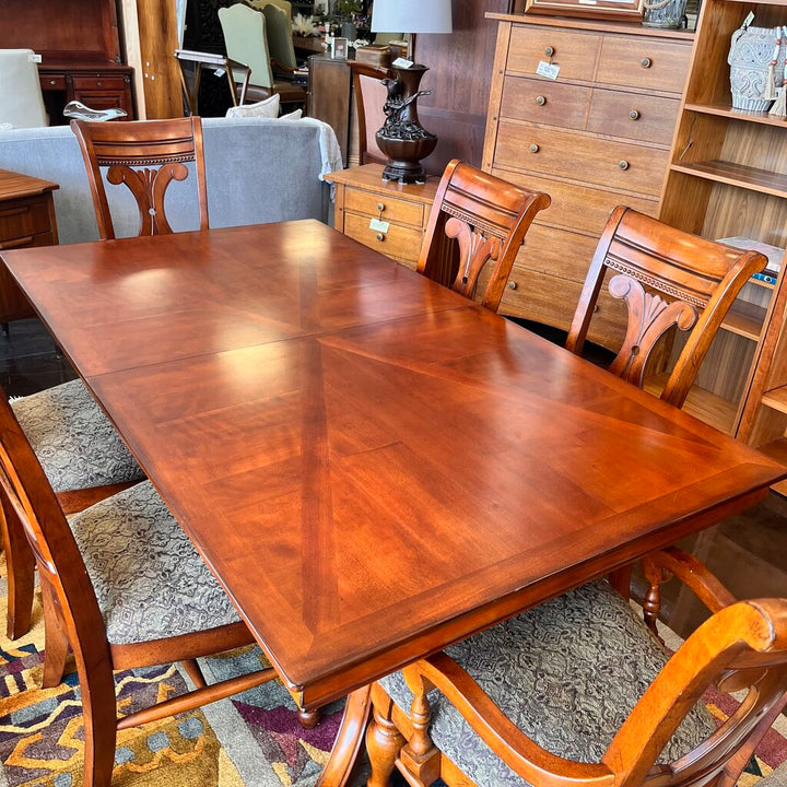 Dining Table w/ 6 Chairs, Leaf, & Pad