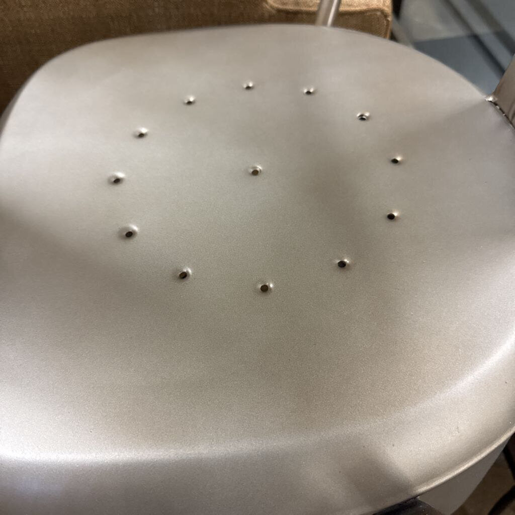 Remy Barstool