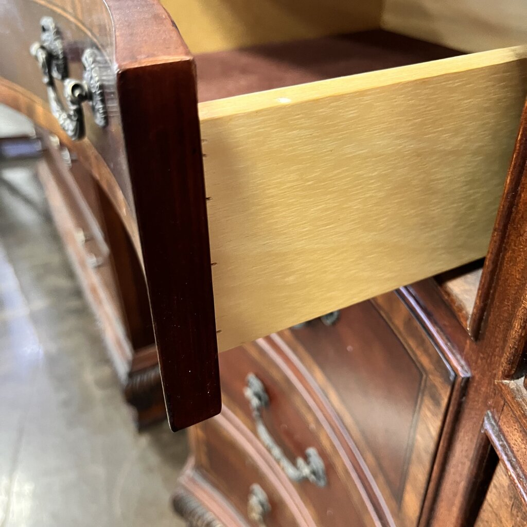 Dresser w/ Mirror