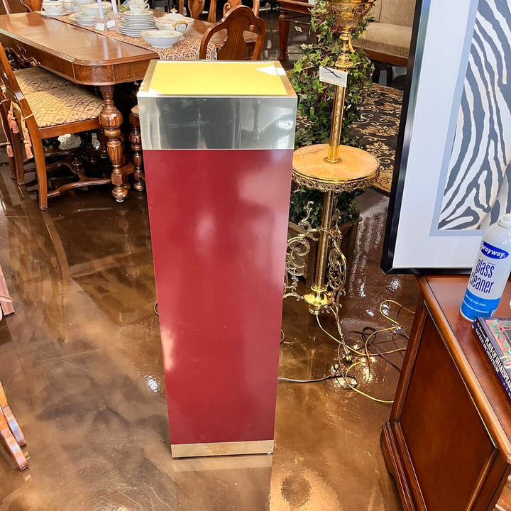 Pedestal w/ Light