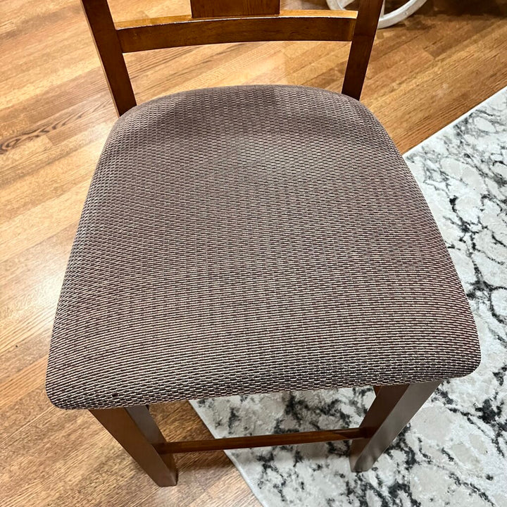 Pub Table w/ 4 Stools