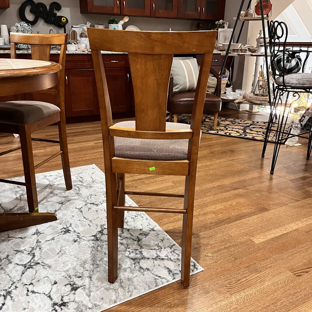 Pub Table w/ 4 Stools