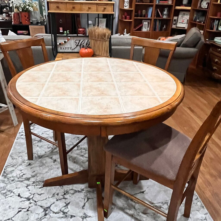 Pub Table w/ 4 Stools