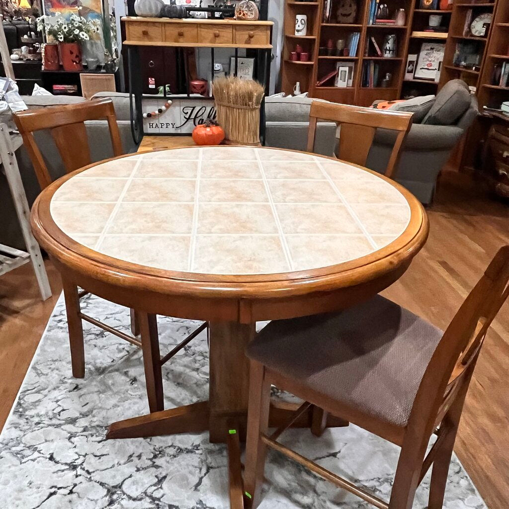 Pub Table w/ 4 Stools