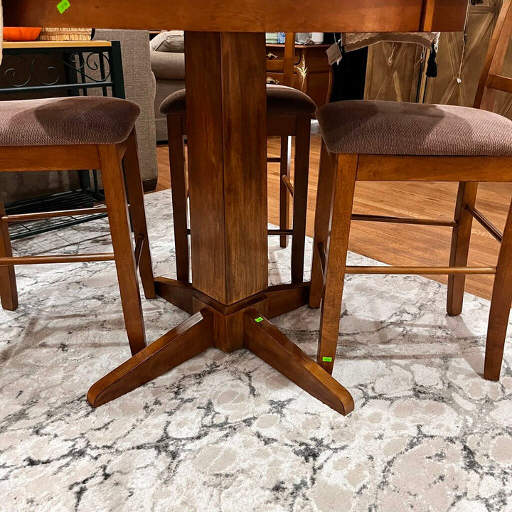 Pub Table w/ 4 Stools