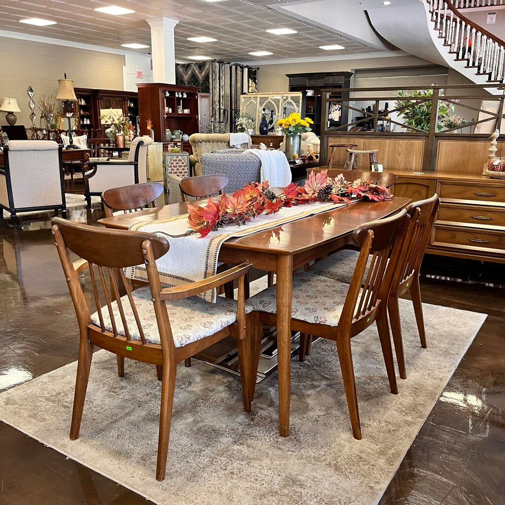 MCM Sculptra Dining Set w/ Pads & 3 Leaves