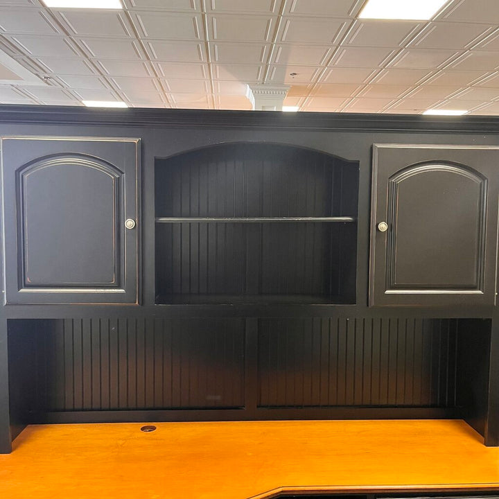 Desk w/ Hutch