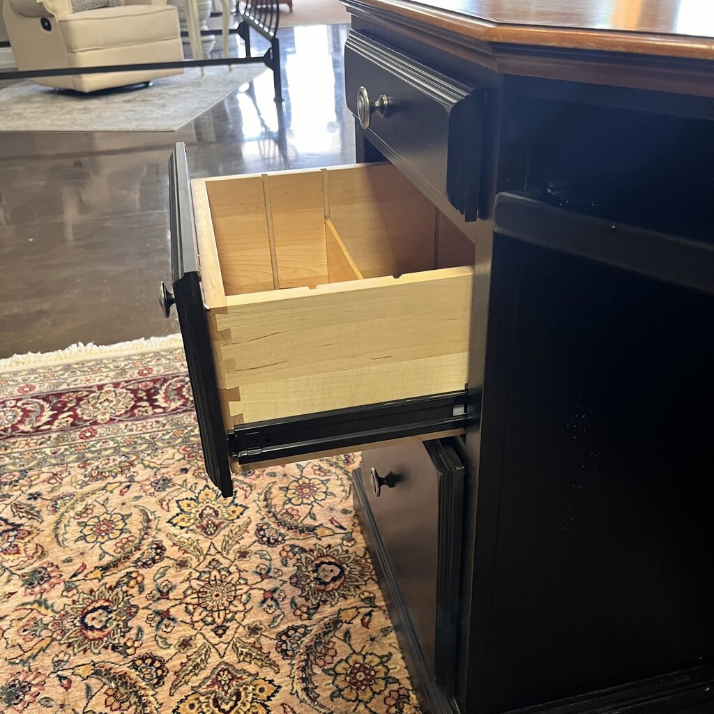 Desk w/ Hutch
