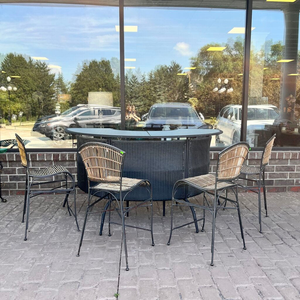 Outdoor Bar