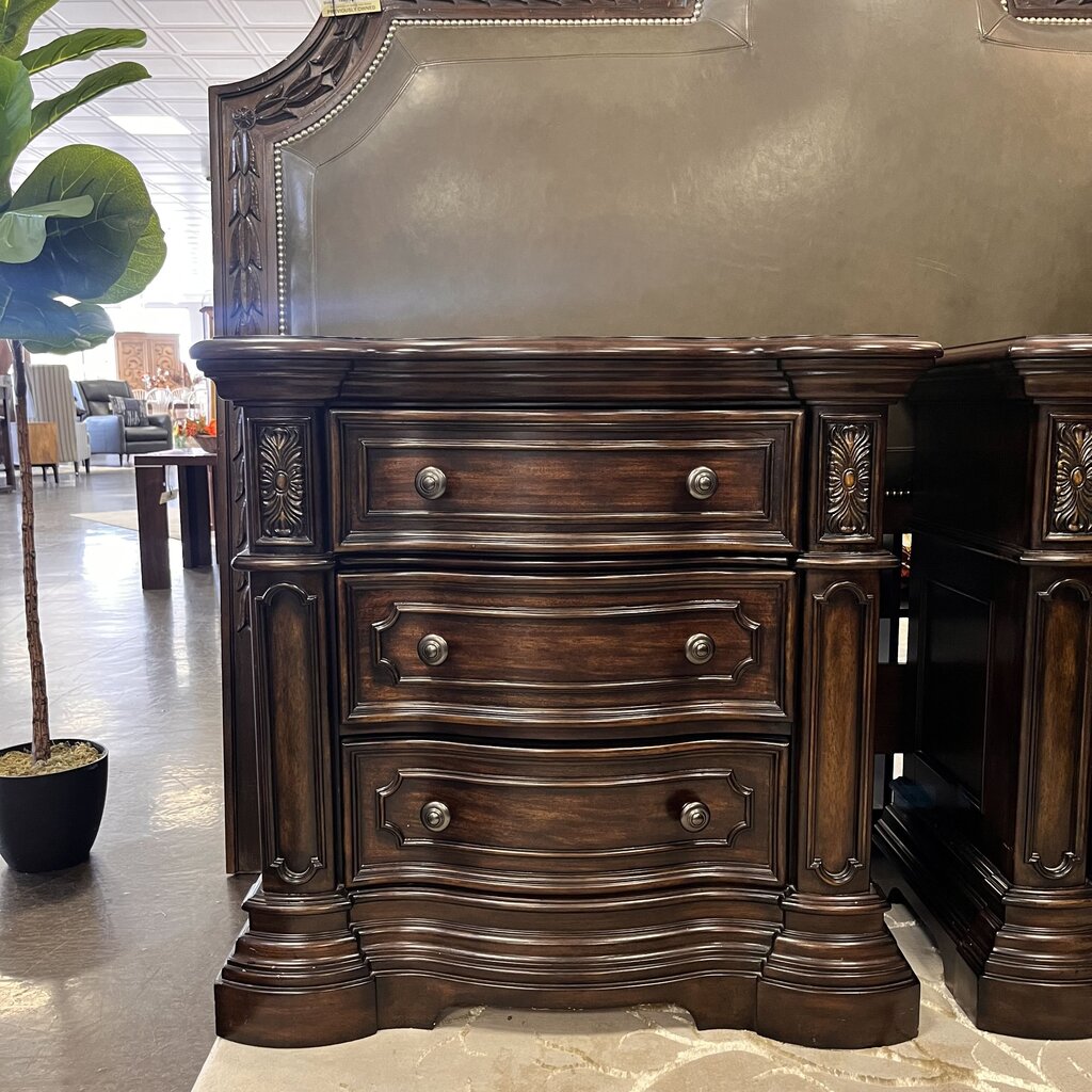 3 Drawer Night Stand