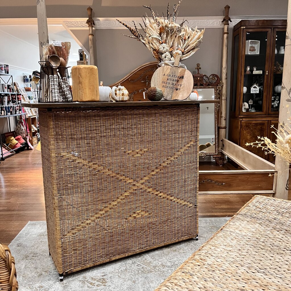 Rattan Bar