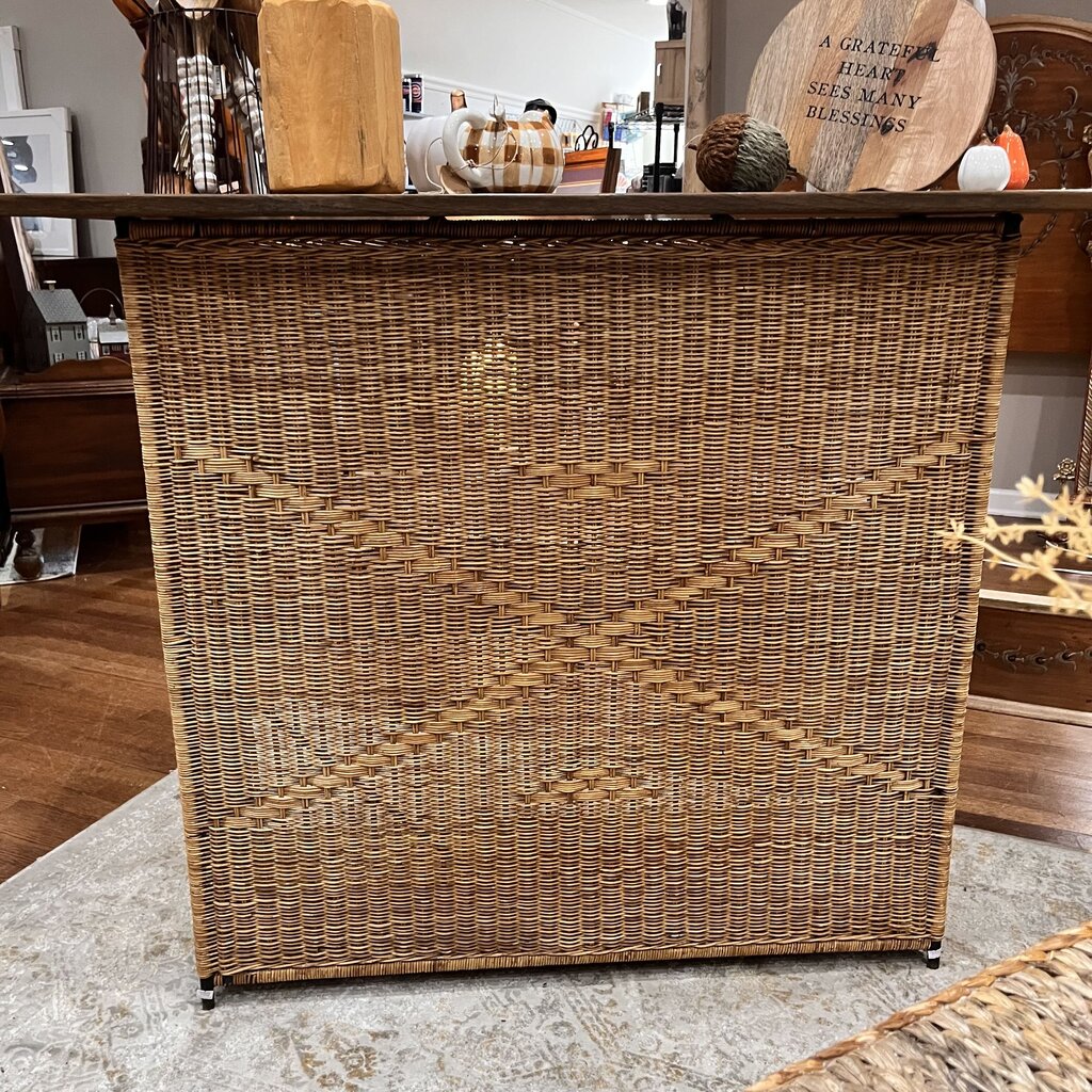 Rattan Bar