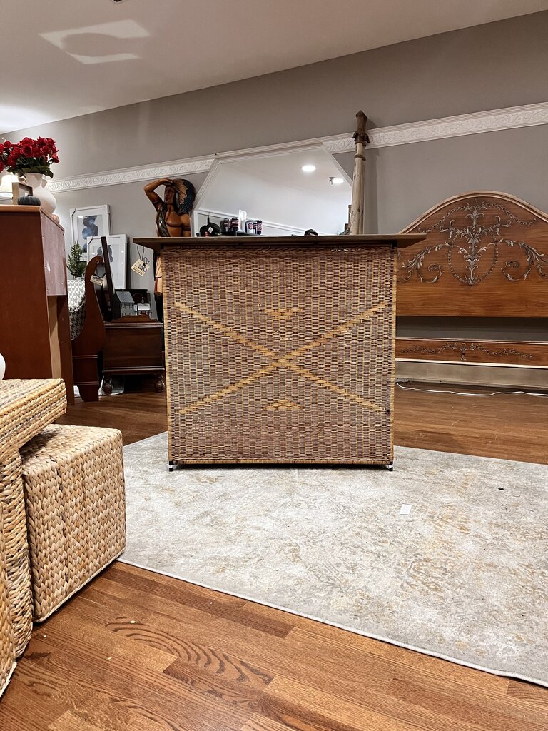 Rattan Bar